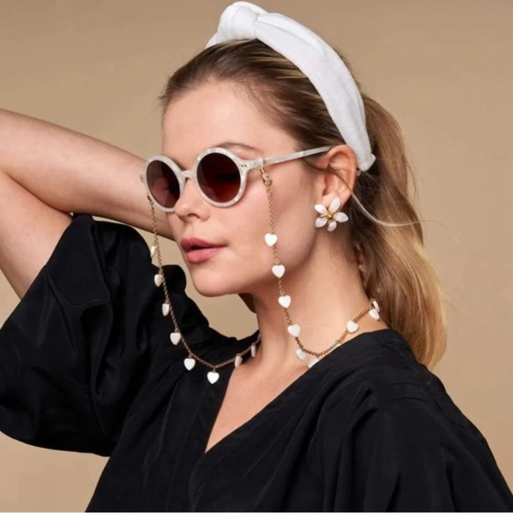 NWT 💜Lele Sadoughi Pearl Dangling Charm Sunglasses Chain - Picture 1 of 5